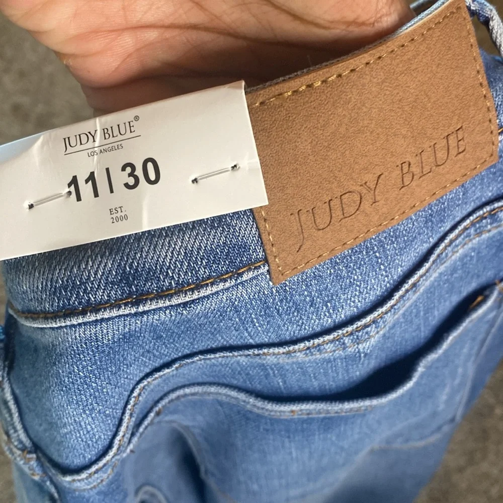 NWT Judy Blue 90's Straight Fit High Waist Medium Wash Jeans 11/30 - Picture 7 of 11